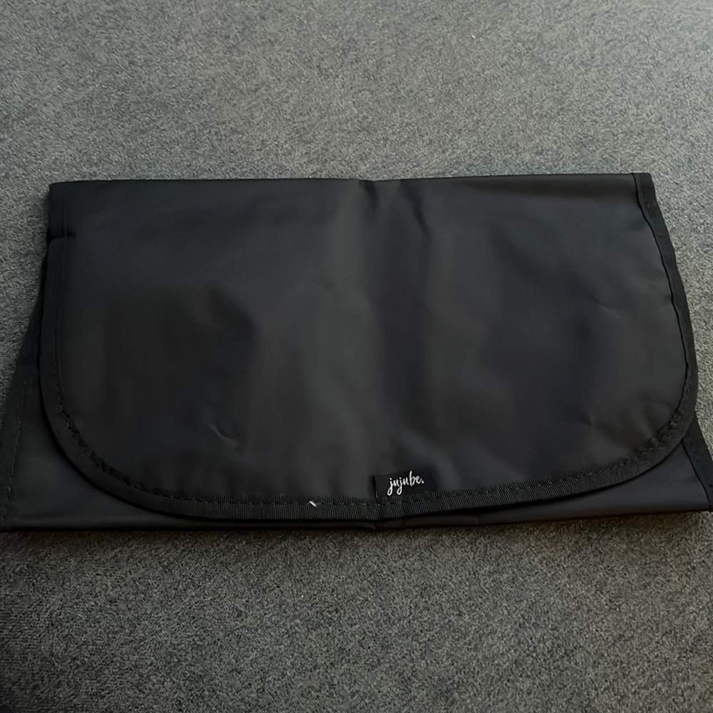 Jujube changing pad